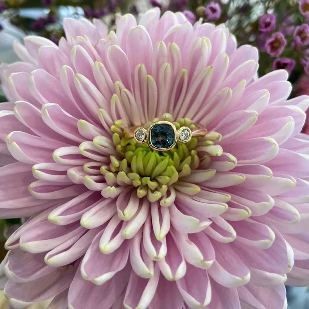 Montana Sapphire & Diamond Three Stone Ring - Image 2