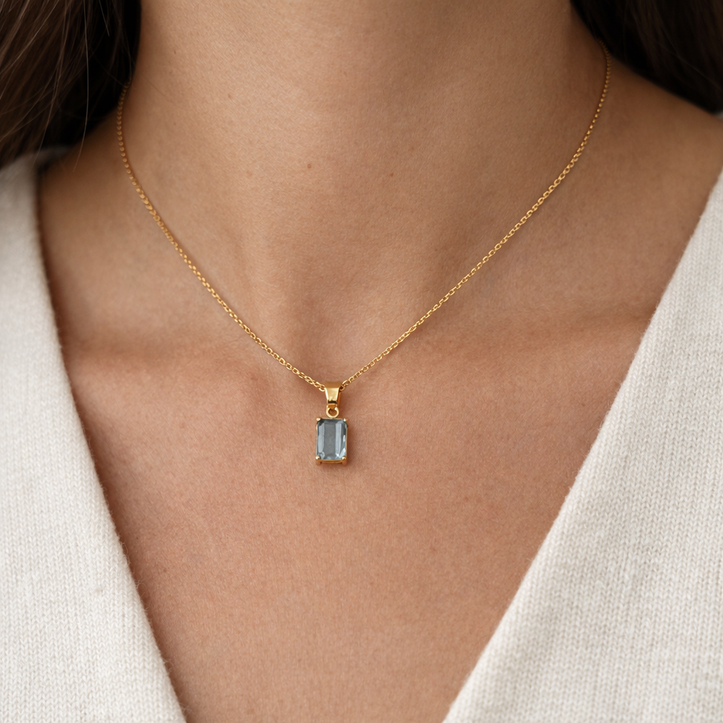 Aquamarine Pendant - 9 Carat Gold - Image 2