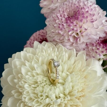 Diamond Set Ring - 18ct Gold