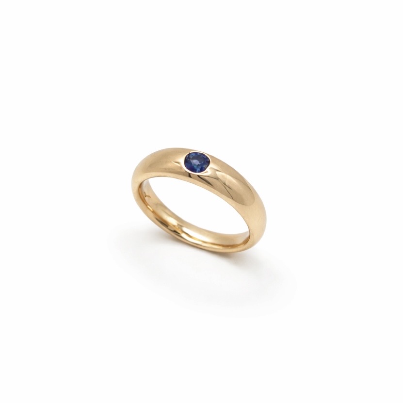 Blue Sapphire Ring - 9 Carat Gold
