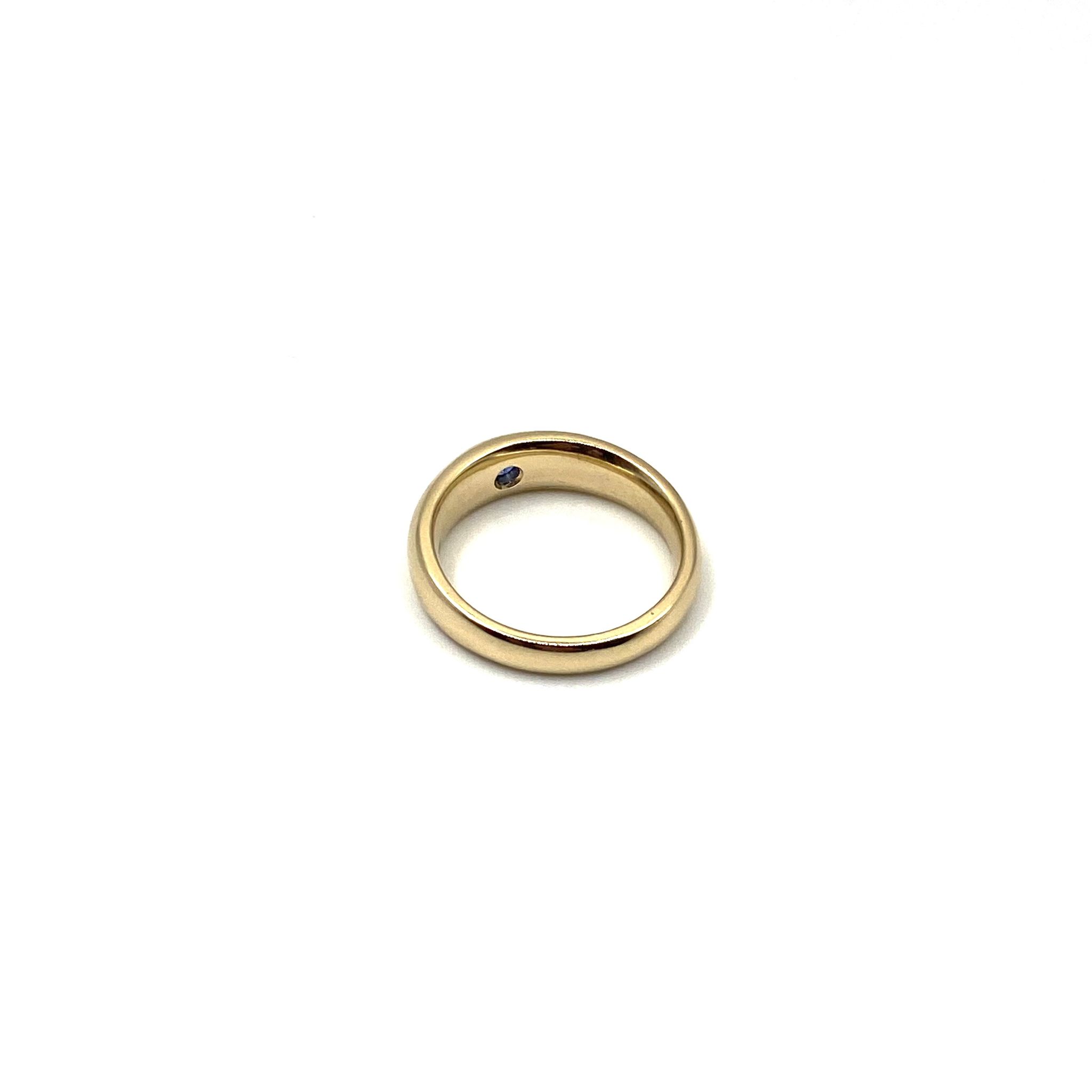 Blue Sapphire Ring - 9 Carat Gold - Image 2
