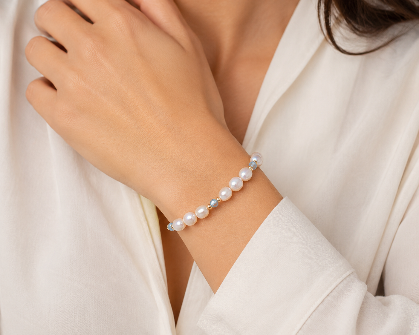 Freshwater Pearl and Blue Topaz Bracelet - 9ct Gold - Image 3