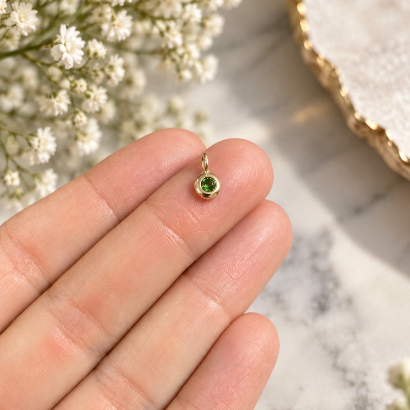 Emerald Pebble Pendant - 9ct Gold - Image 2