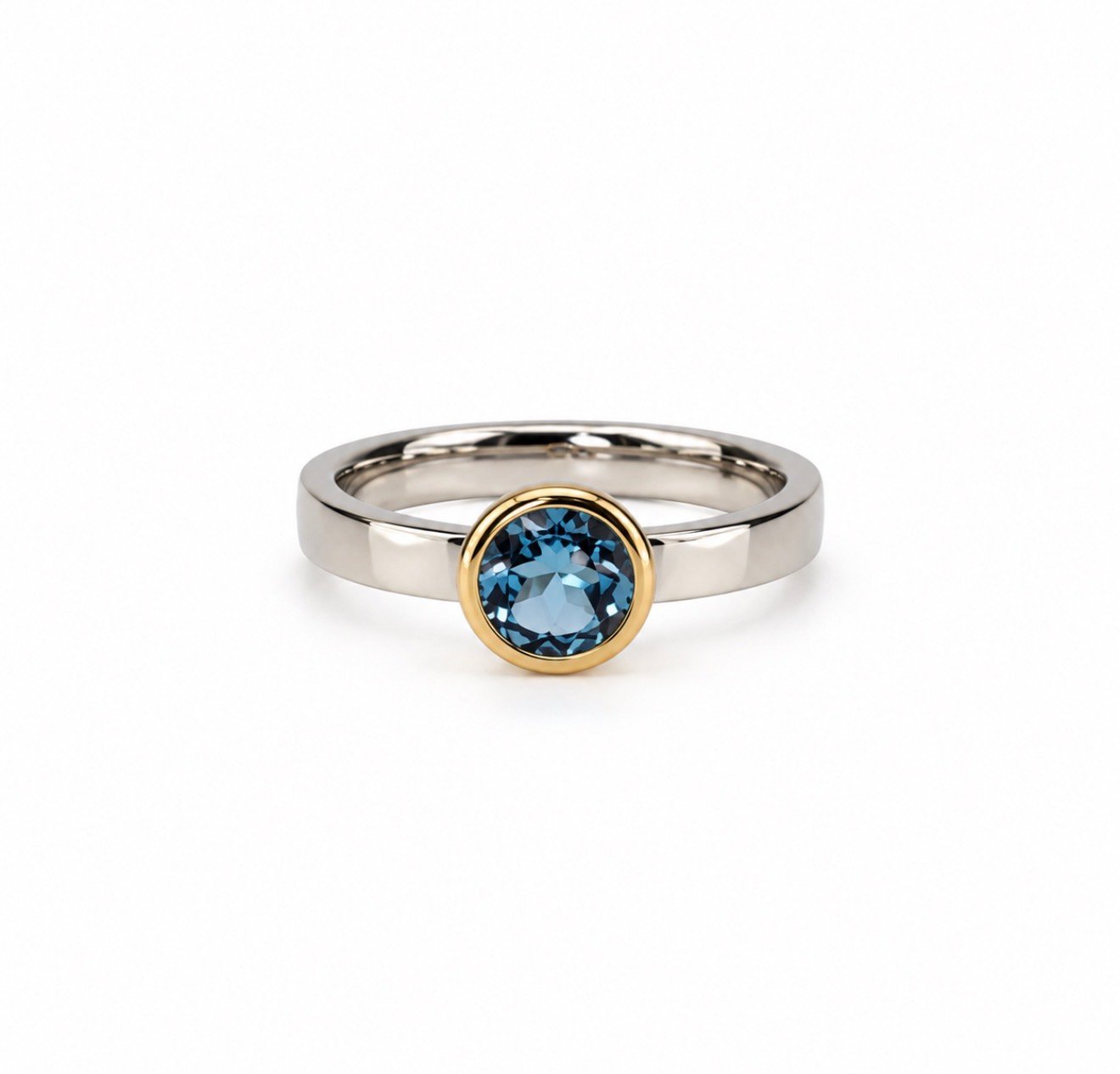 Aquamarine Ring - 18ct Gold & Platinum - Image 2