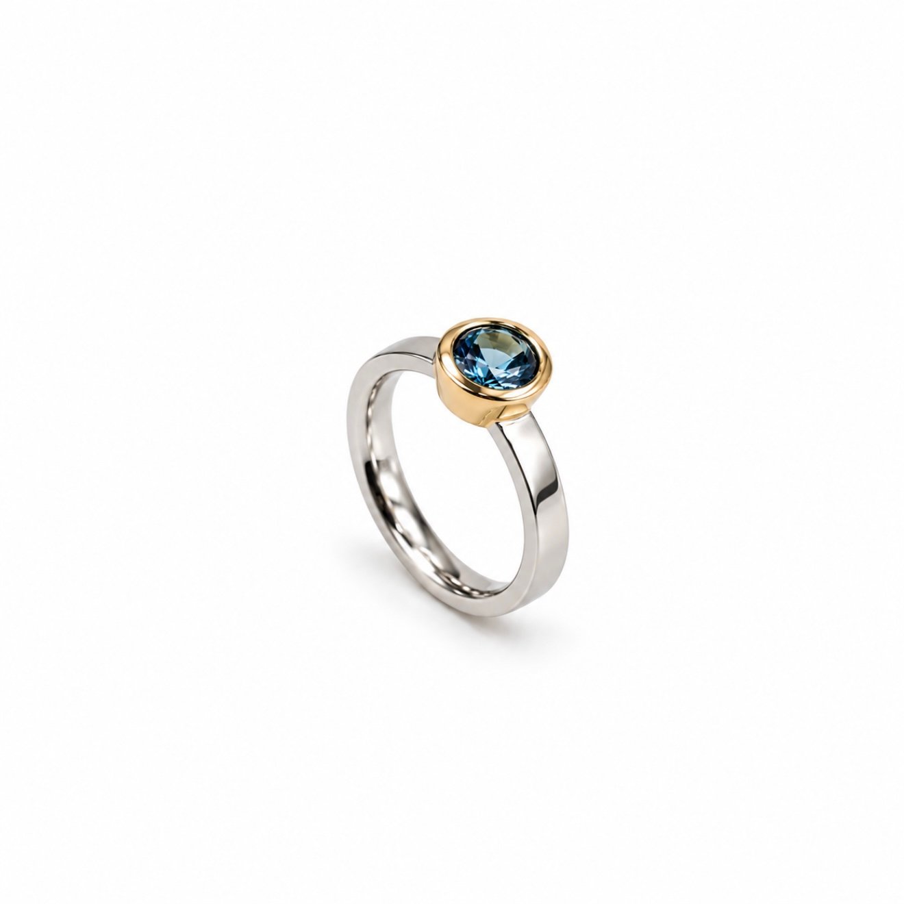 Aquamarine Ring - 18ct Gold & Platinum - Image 3